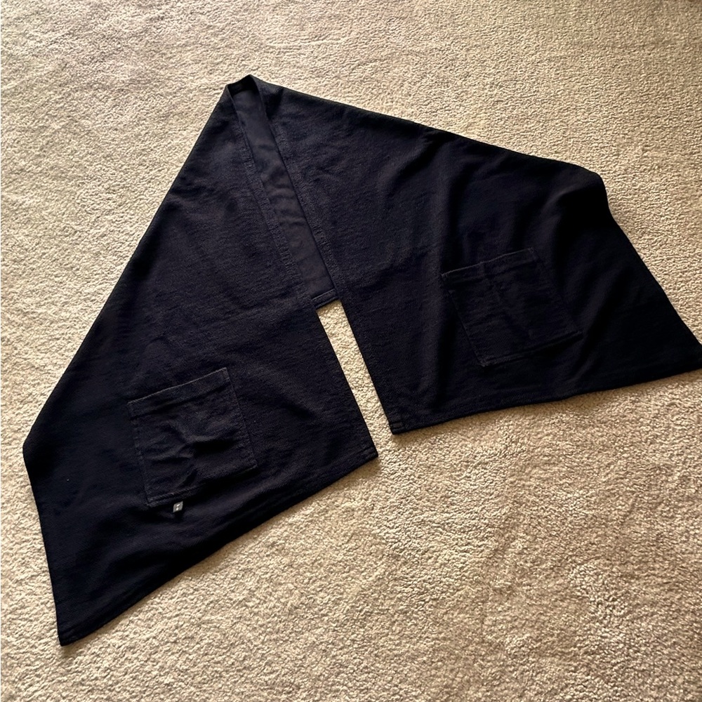 Vintage cotton wrap with pockets.